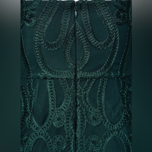 City Chic- Convertible Strapless Neckline Emerald Green Embroidered Dress - Picture 5 of 8